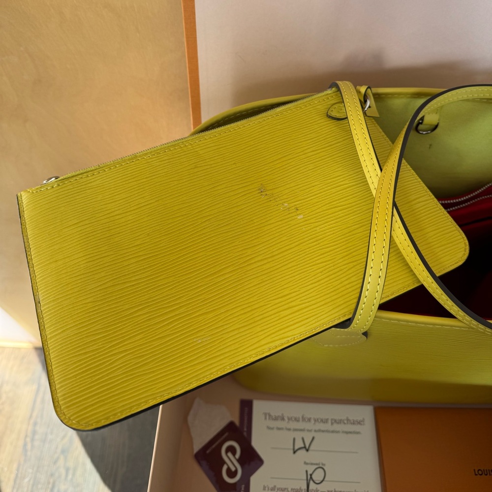 Louis Vuitton Citron Epi Neverfull Tote - Picture 14 of 17